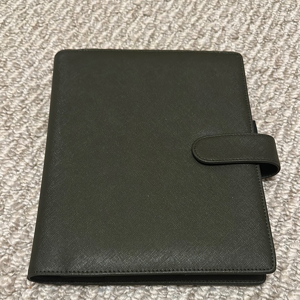 Jane’s Agenda Junior size Planner 
Forest Green Cover with All Inserts
